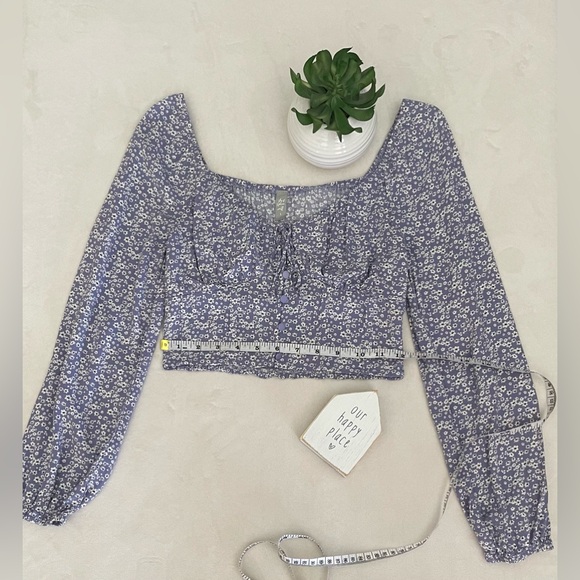 Woman’s Size S Sky and Sparrow Crop Top - Picture 8 of 8